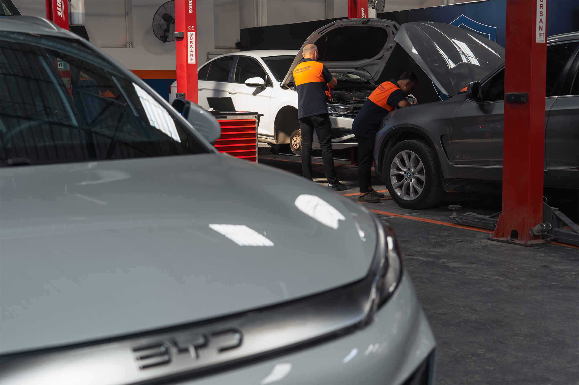 diplomat-otomotiv-izmir-elektrikli-arac-bakimi