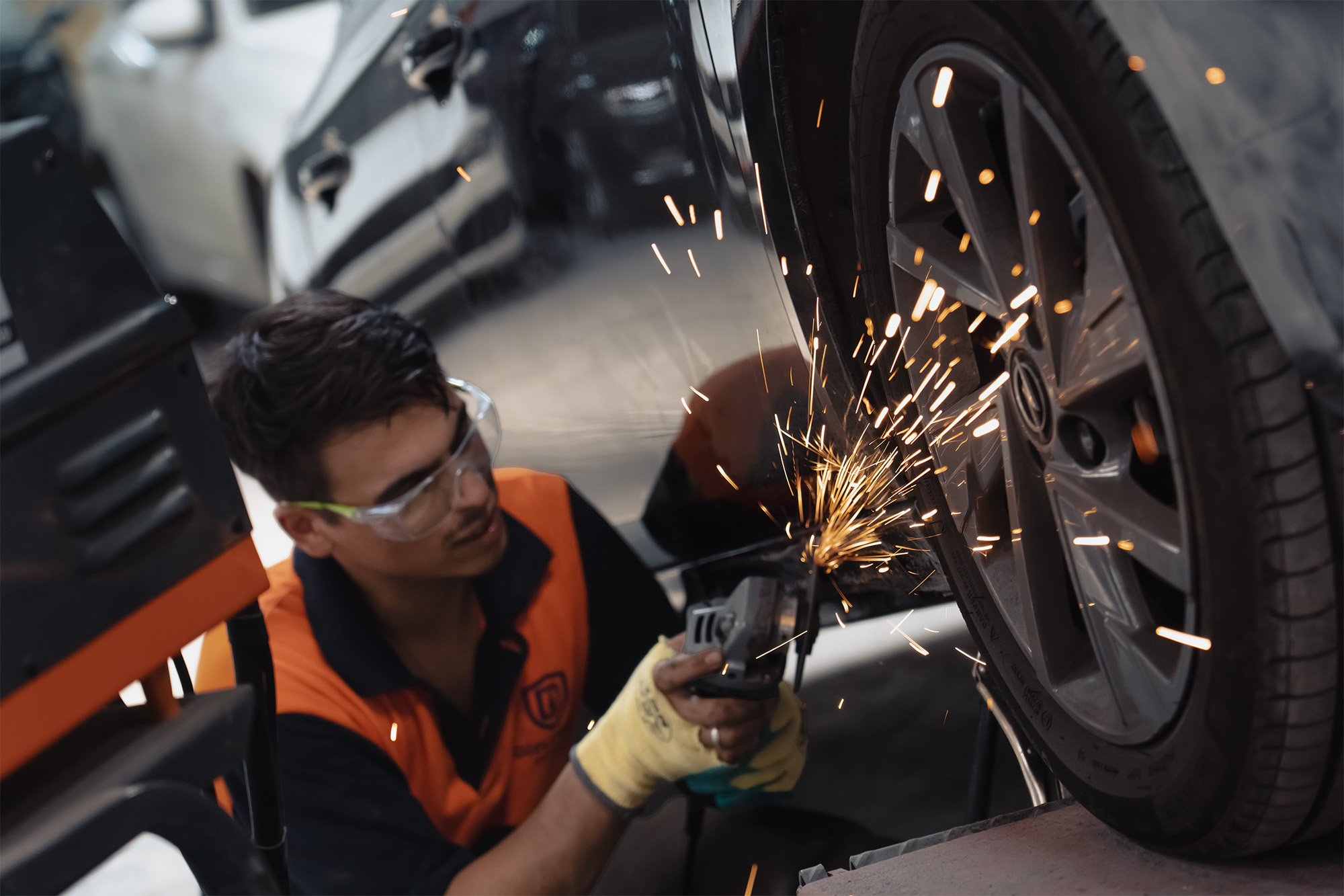 diplomat-otomotiv-izmir-oto-kaporta